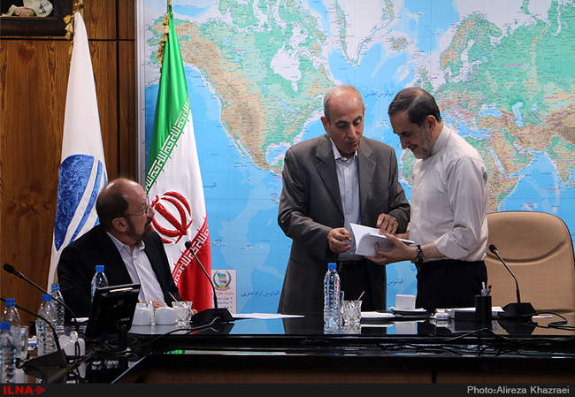 دیدار جمعی از سیاسیون و دانشگاهیان لبنان با دکتر علی اکبر ولایتی