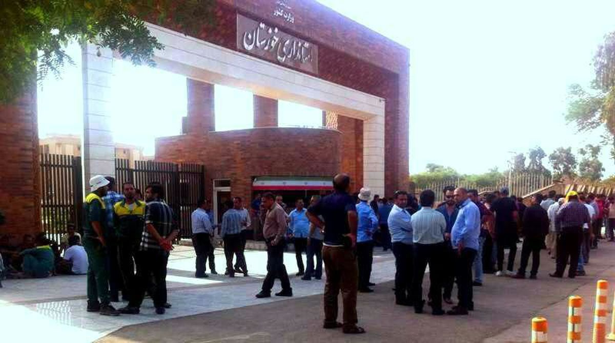 راهپیمایی کارگران گروه ملی فولاد در شهر اهواز 