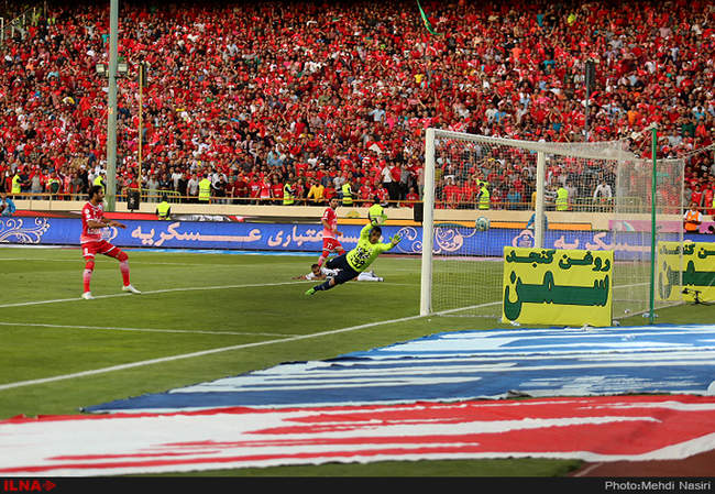 دیدار تیم های فوتبال پرسپولیس تهران و راه آهن تهران/2