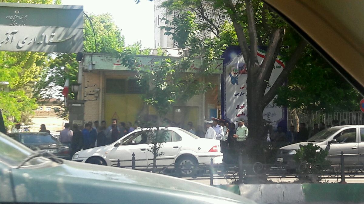 تجمع کارگران«اکیا خودرو» مقابل ساختمان استانداری آذربایجان شرقی 