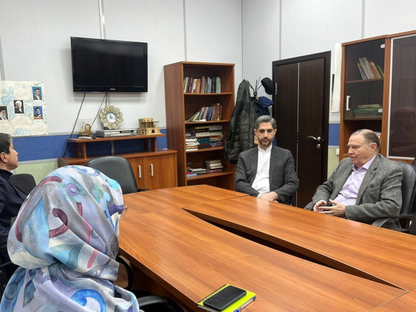 وجود بیش از ۸۰۰ جلد کتاب به زبان فارسی در دانشگاه زبانشناسی مسکو/ دانشجویان روسی مشتاق شرکت در دوره‌های دانش افزایی داخل ایران هستند
