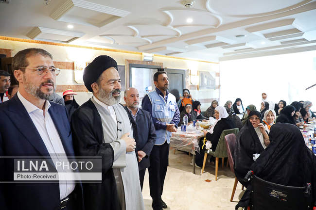  بازدید سرپرست حجاج ایرانی از زائران کشورمان و مرکز پزشکی هلال احمر د