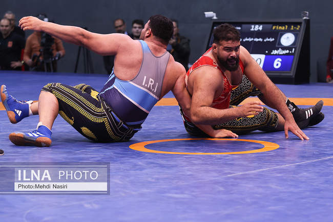 گزارش تصویری از رقابت‌های کشتی تعیین پهلوان سال ۱۴۰۴