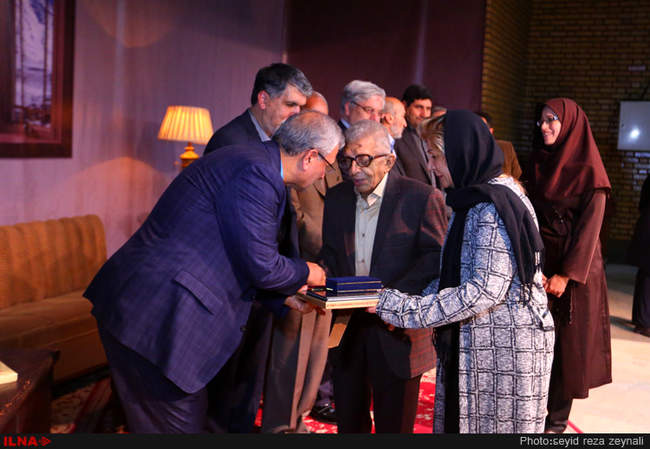 مراسم اختتامیه نخستین دوره کتاب سال اعضای هیئت علمی دانشگاه های سراس