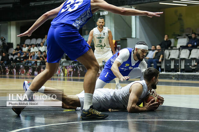 دیدار تیم های بسکتبال طبیعت اسلامشهر و پالایش نفت آبادان