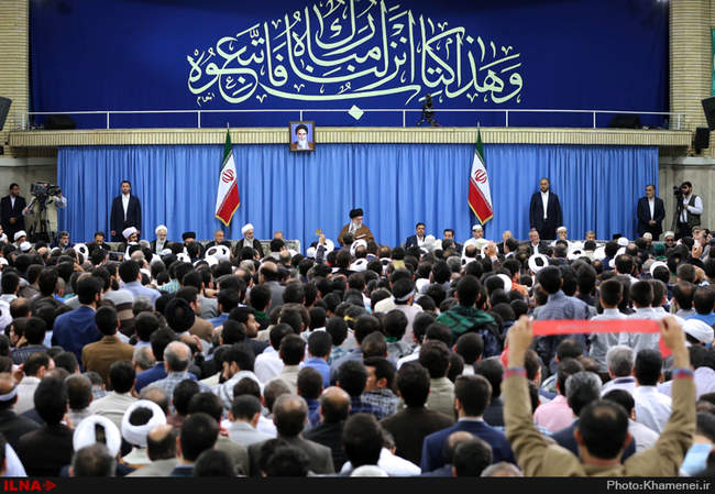 دیدار شرکت‌کنندگان در مسابقات بین‌المللى قرآن کریم‌ بارهبر انقلاب