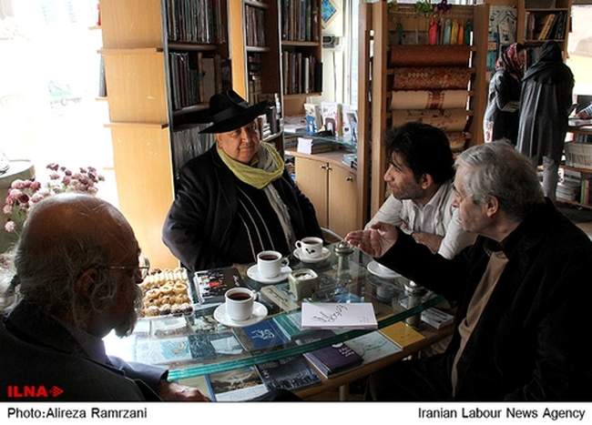 حضور اهالی فرهنگ و کتاب در کتابفروشی‌ها