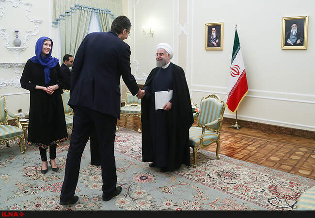 تقدیم استوارنامه سفیران 6 کشور به رئیس جمهوری