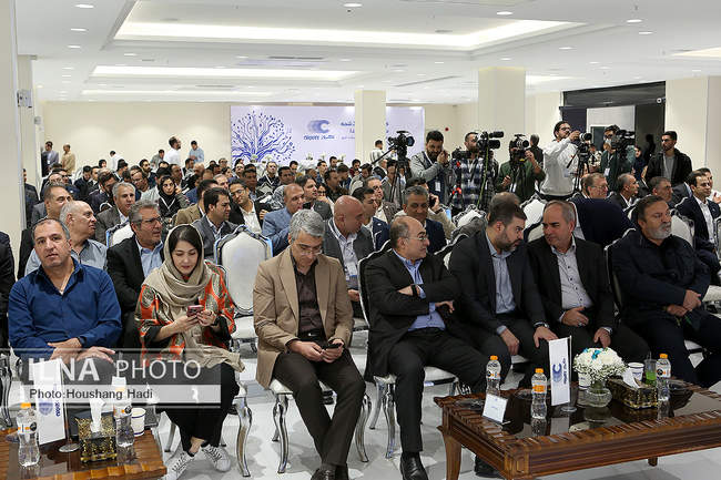 نشست رونمایی از گزارش 1403 شرکت صنایع تولیدی کروز