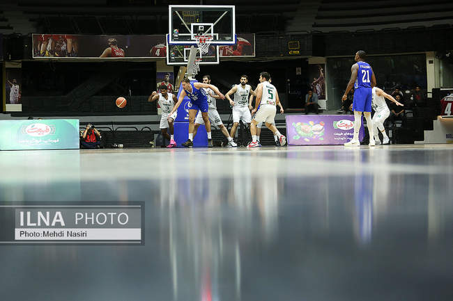 دیدار تیم های بسکتبال طبیعت اسلامشهر و پالایش نفت آبادان