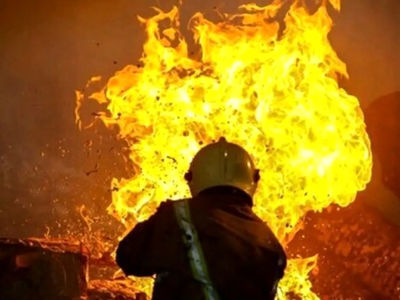 مصدومیت یک کارگر  هنگام خاموش کردن آتش