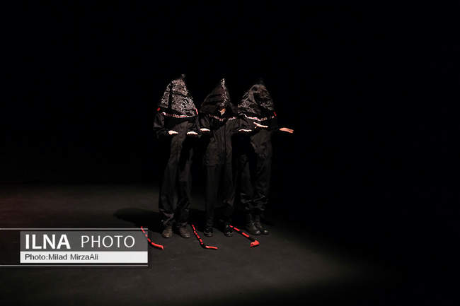 نمایش «لارو» در عمارت نوفل‌لوشاتو 