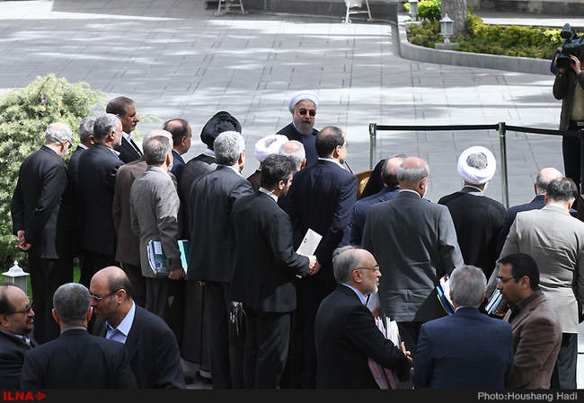 آخرین جلسه هیئت دولت در سال 94 