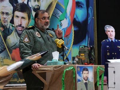 خنثی سازی توطئه‌های دشمنان با جهاد تبیین