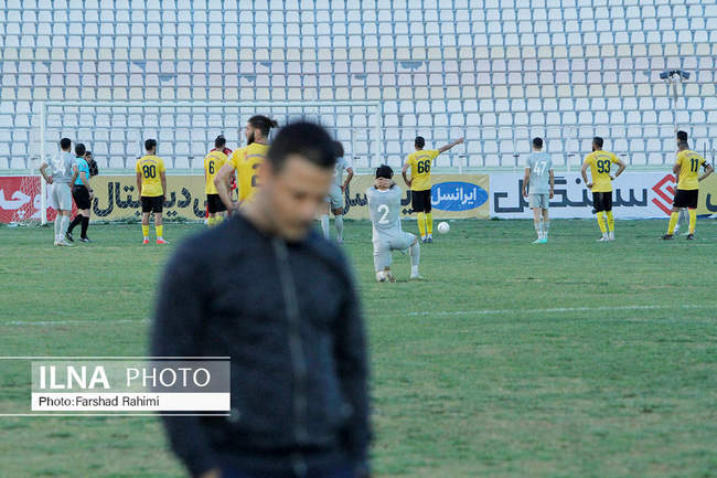 دیدارتیم های فجرشهیدسپاسی شیراز وشهرخودرو مشهد