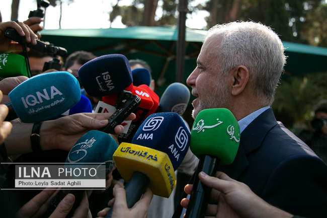 حاشیه جلسه هیات دولت - ۷ آبان