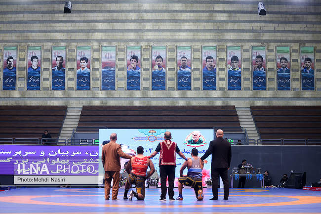 گزارش تصویری از رقابت‌های کشتی تعیین پهلوان سال ۱۴۰۴