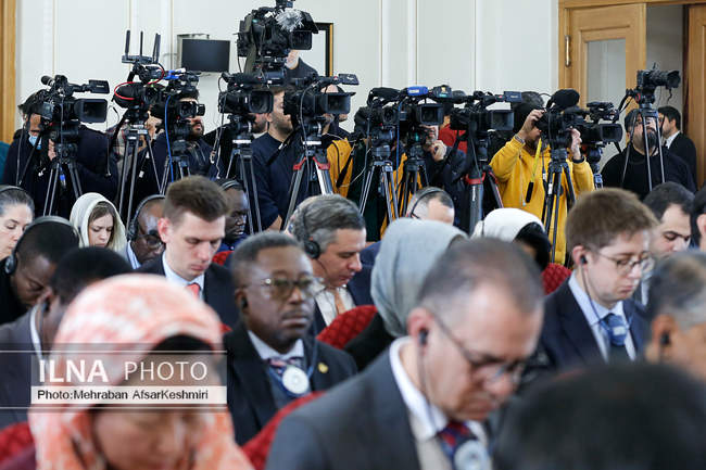 نشست وزیر امور خارجه با سفرا و روسای نمایندگی‌های خارجی مقیم تهران