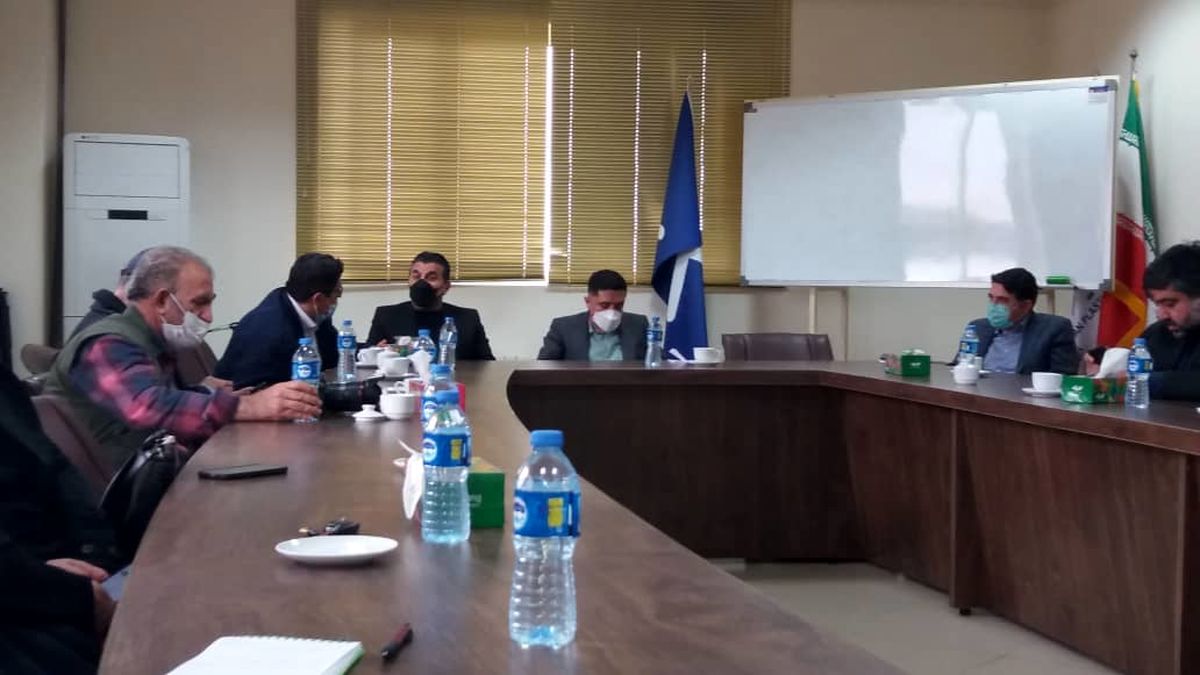 تورم کنترل نشود؛ افزایش حقوق کمکی به قدرت خرید کارگران نمی‌کند