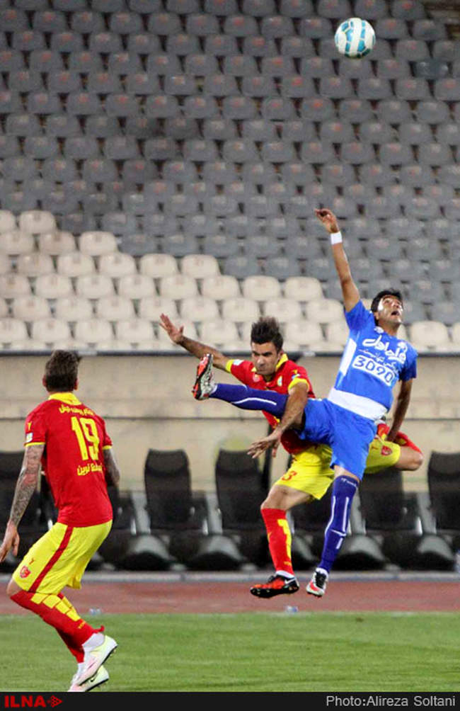 دیدار تیم های استقلال و نفت تهران