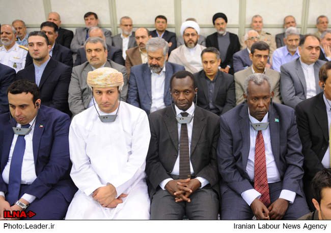 دیدار مسئولان نظام و سفرای کشورهای اسلامی با رهبر معظم انقلاب