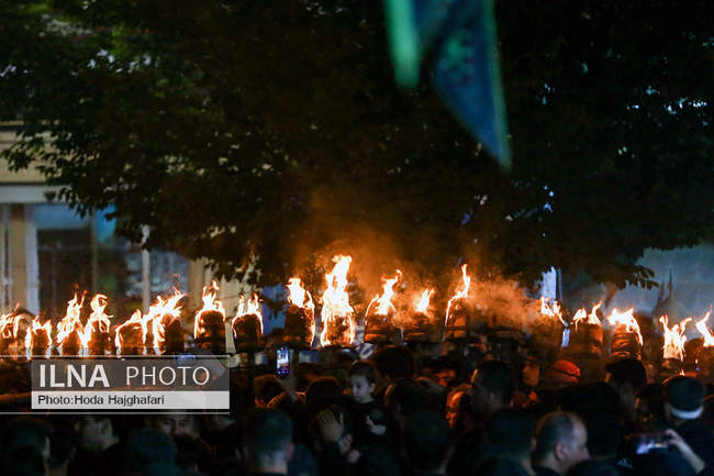 آیین مشعل گردانی دسته نجفی های مقیم قم