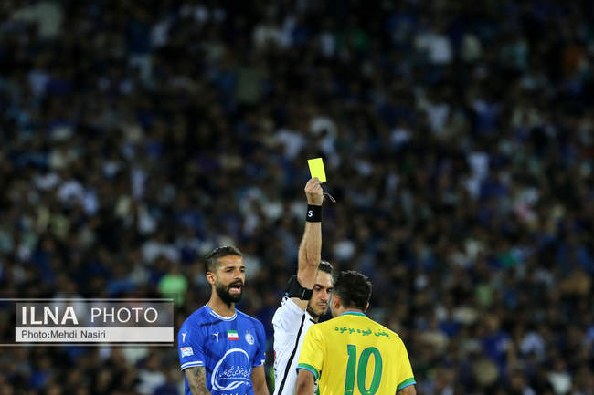 گزارش تصویری دیدار تیم های فوتبال استقلال تهران و صنعت نفت آبادن