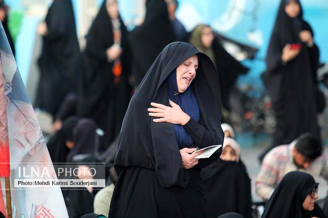 روز عرفه در گلستان شهدای اصفهان
