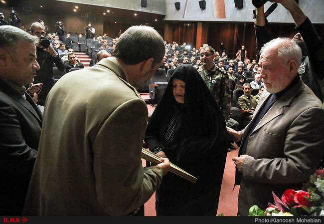 نشست صمیمی فرماندهان ارتش با مردم و اصحاب رسانه