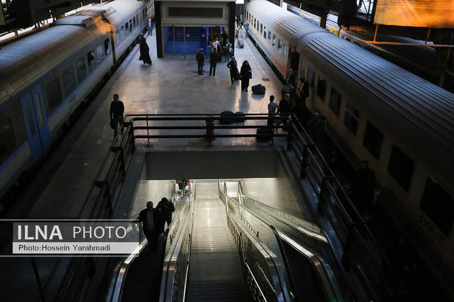 عزاداری شهادت حضرت زهرا(س) در قطار زائران رضوی