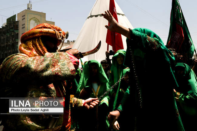 مراسم خیمه‌سوزان ظهر عاشورا در چهارراه گلوبندک تهران/1