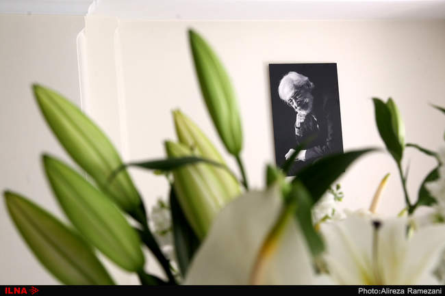 حضور تعدادی از هنرمندان در منزل مرحوم جمشید مشایخی