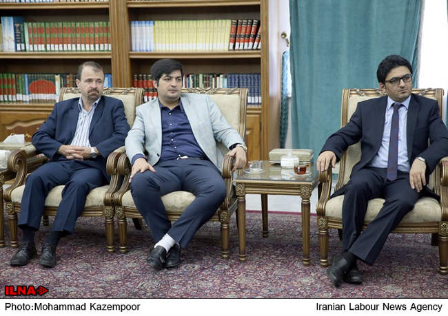 دیدار اعضای خانه صنعت، معدن و تجارت جوانان ایران با آیت الله هاشمی