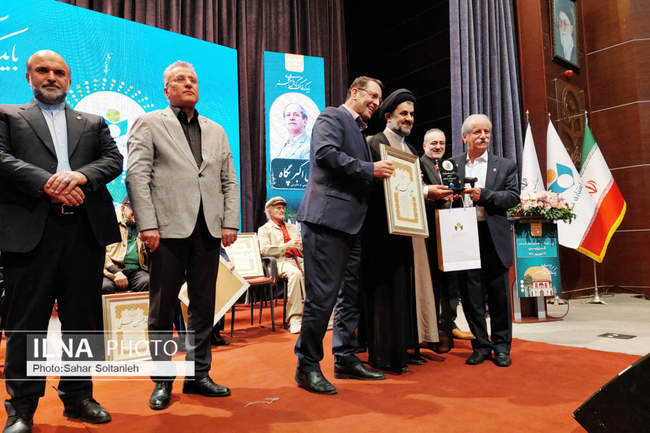 آئین نکوداشت نامداران فرهنگ و هنر قزوین