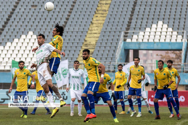 لیگ برتر فوتبال/ دیدار آلومینیوم اراک و صنعت نفت آبادان