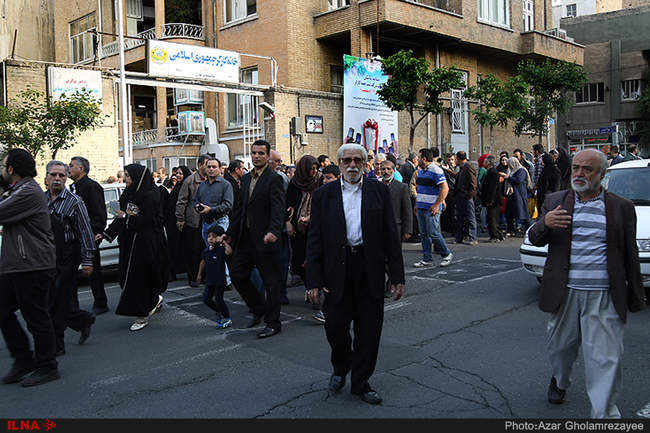  آغاز همایش گروه‌های کارگری در مقابل ساختمان تشکیلات مرکزی خانه کار�