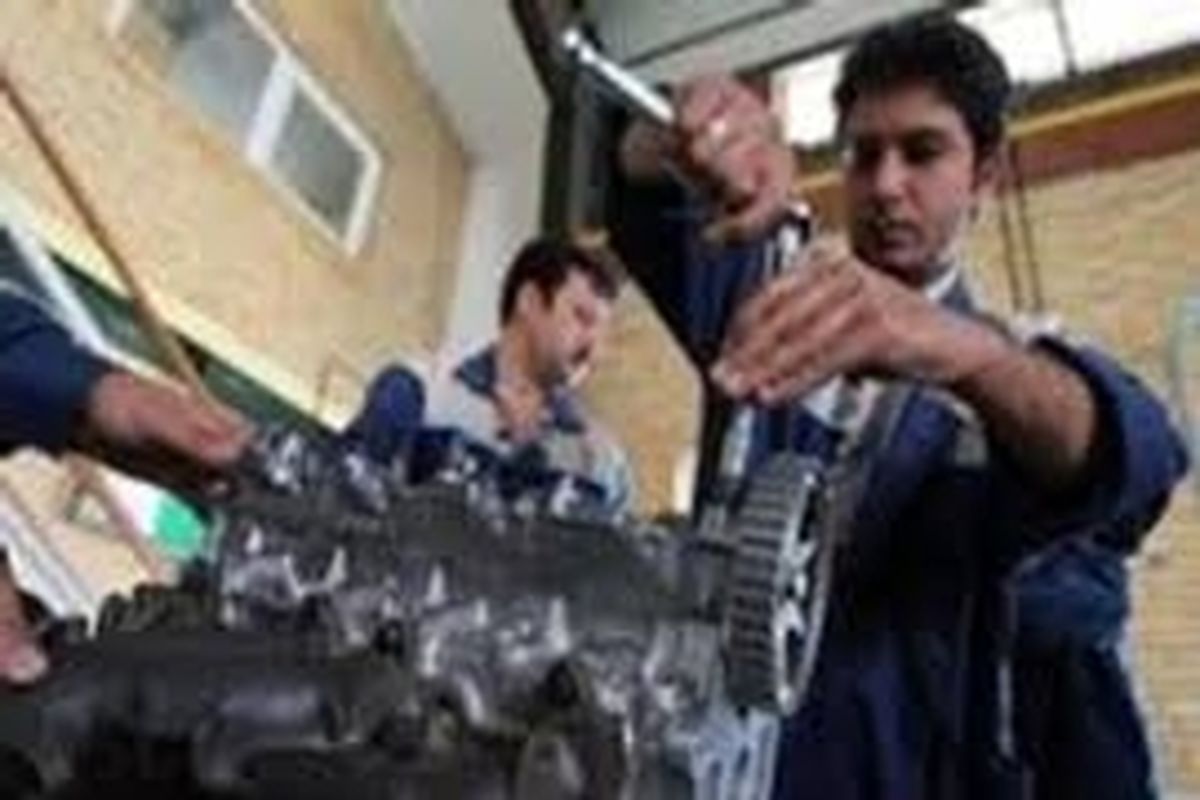 ایجاد نظام صلاحیت حرفه‌ای راهکاری مهم برای حل معضلات بازار کار است