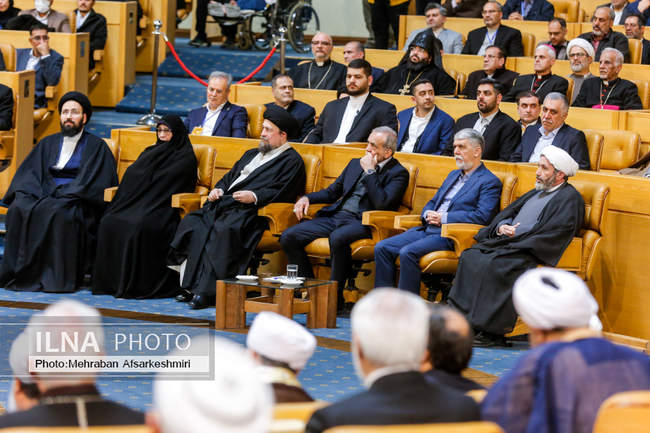 اختتامیه نخستین دوره جایزه جهانی امام خمینی (ره)