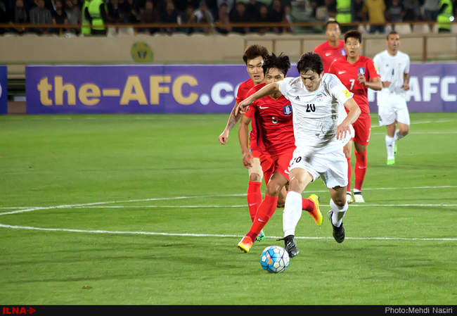 مسابقه فوتبال بین دوتیم ایران و کره جنوبی