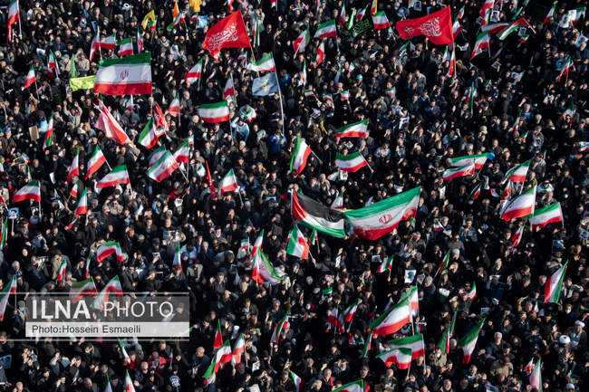  مراسم بیعت با سومین رهبر انقلاب اسلامی در تهران / 2