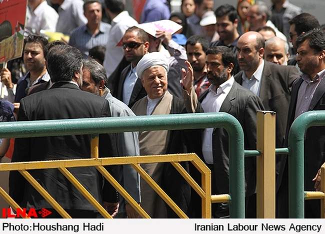 حضور رئیس مجمع تشخیص مصلحت نظام به همراهی علیرضا محجوب و حسین کمالی د