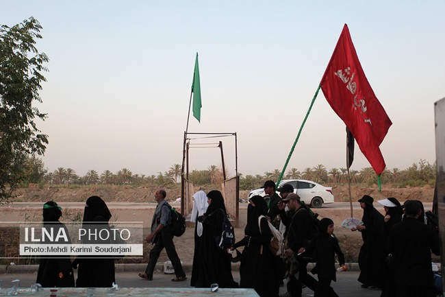 پیاده روی زائران اربعین از مسیر طریق العلما