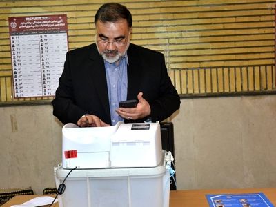 شرکت در انتخابات یک فریضه و لبیک به فرمان رهبری است