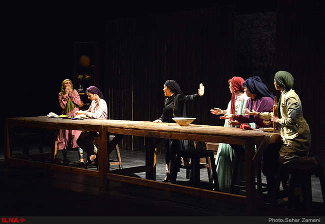 نمایش «مثل آب برای شکلات» 