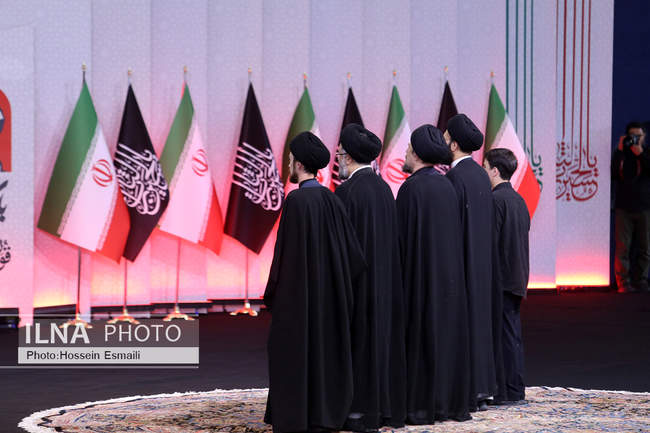 ادای احترام سران قوا و مسئولان نظام به پیکر آقای شهید ایران