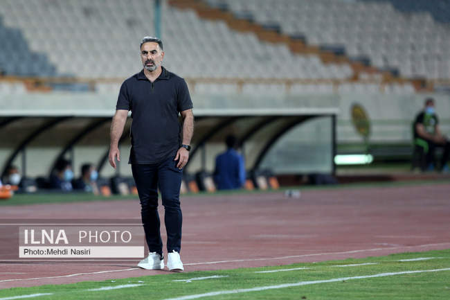 دیدار تیمهای فوتبال استقلال تهران و نفت مسجد سلیمان