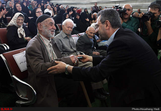 نکو داشت روز جهانی سالمند با حضور وزیرکار در بوستان جوانمردان