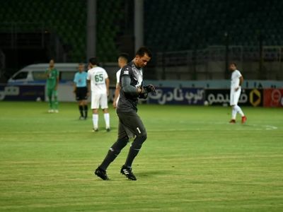 انتشار دود در جریان دیدار ذوب آهن و ماشین سازی (عکس و فیلم) 