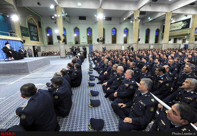 دیدار فرماندهان و کارکنان نیروی هوایی ارتش با رهبر انقلاب اسلامی