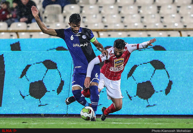 دیدار تیم های فوتبال پرسپولیس تهران و استقلال خوزستان